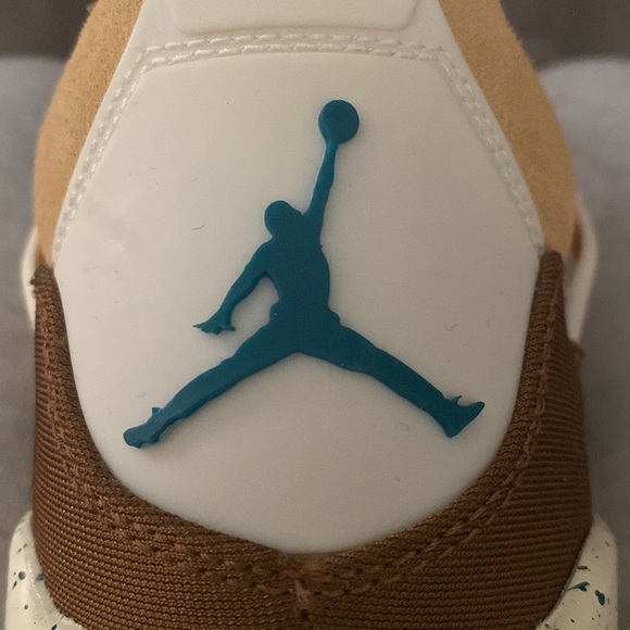 Worn twice!  Great condition.  6.5Y Size - Picture 4 of 7